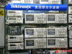 Tektronix TDS2002C 数字70 MHz示波器